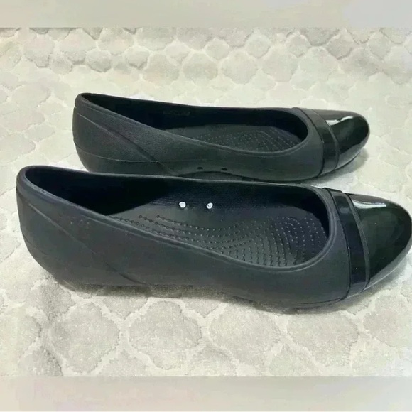CROCS Womens Size 9 Black Cap Toe Ballet Flats Style 12300 Slip-On Casual Shoe - Picture 3 of 8